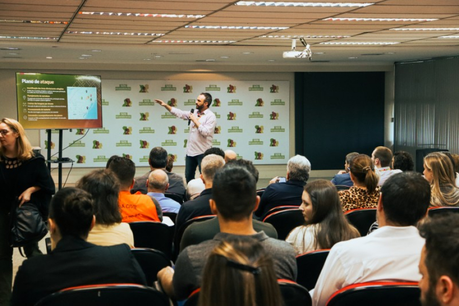 Estado entrega material para auxiliar municípios a elaborar planos de trabalho