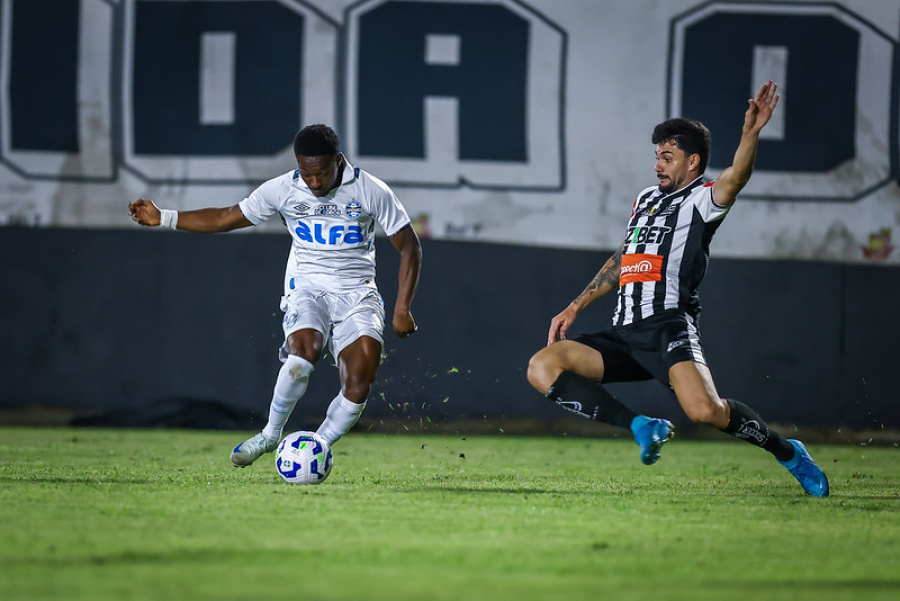 Grêmio vence Athletic-MG nos pênaltis e segue na Copa do Brasil